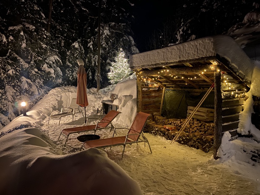 Brennholz Lagerung bei Chalet